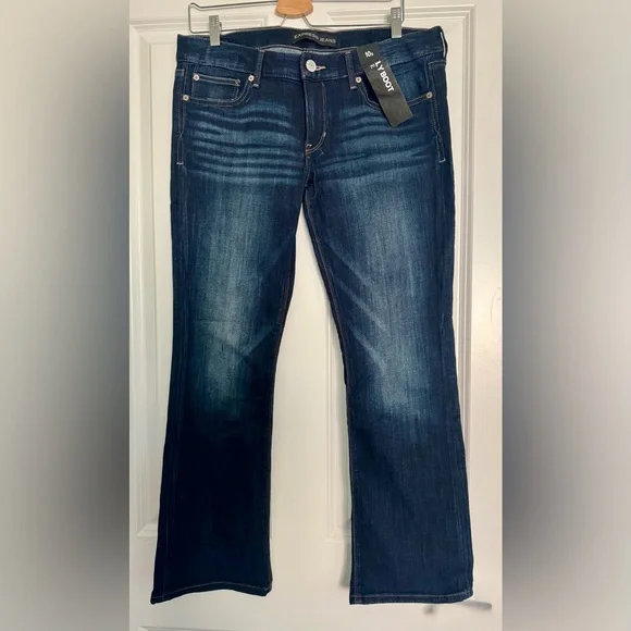 🆕 EXPRESS Barely Boot Low Rise Jeans. Size 10S (Short) - Picture 1 of 3